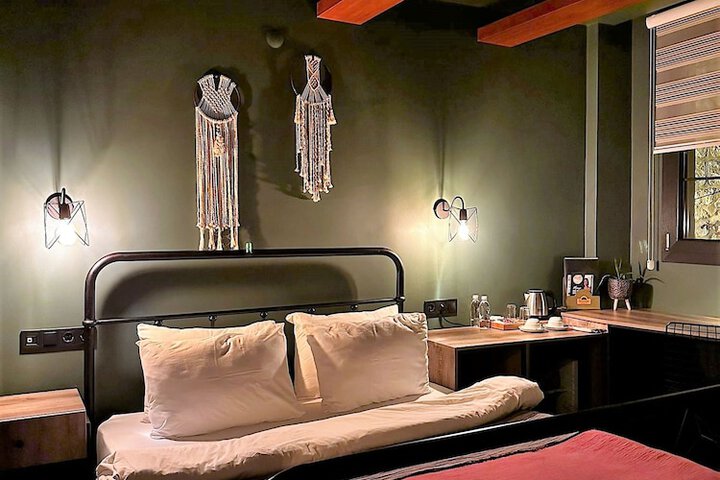 Room 28 of 58