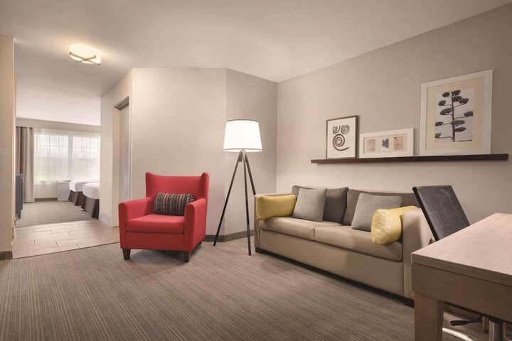 1 King Bed Suite (1 of 9)
