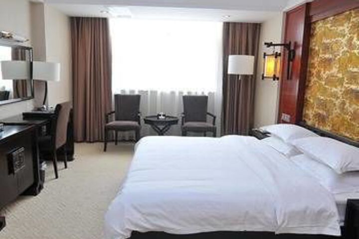 Room 3 of 9