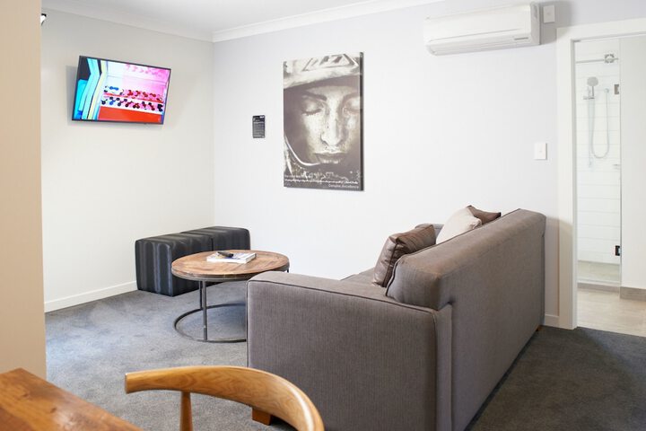 Room 11 of 28