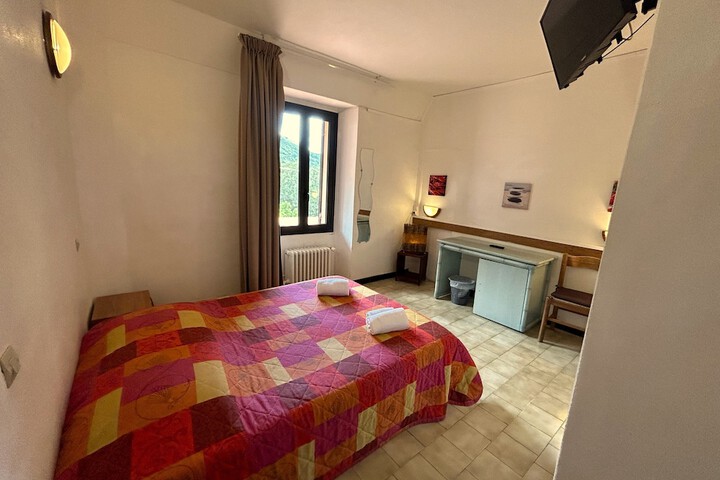 Room 5 of 61