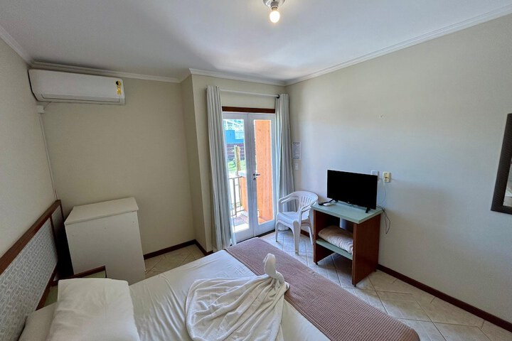 Room 4 of 53