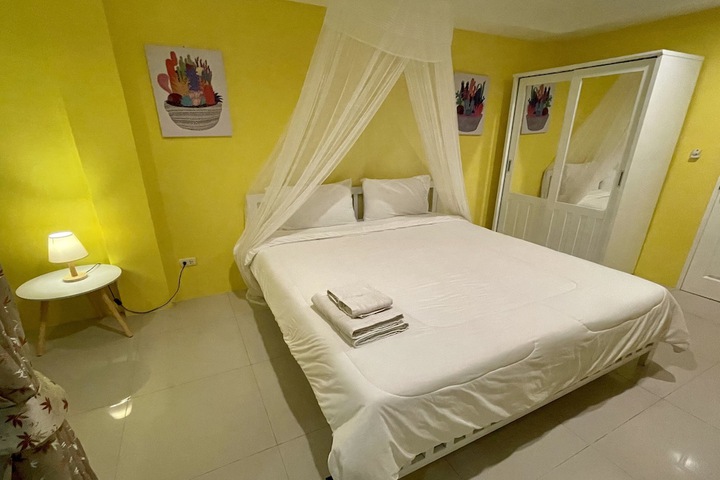 Room 17 of 44