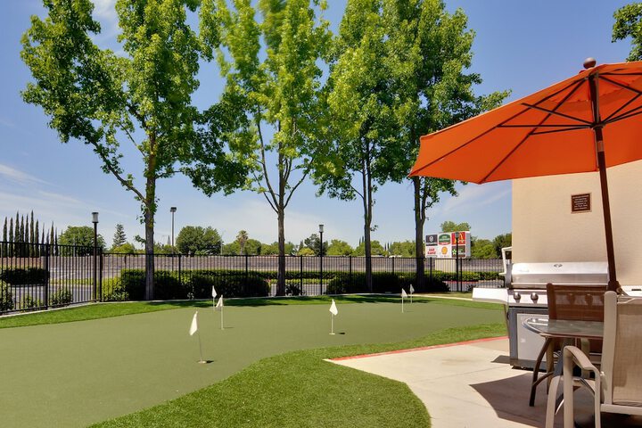 Mini-golf