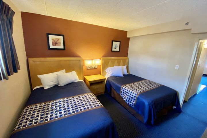 Room 5 of 14