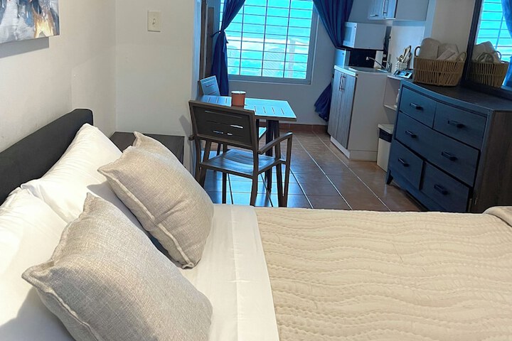Room 4 of 23