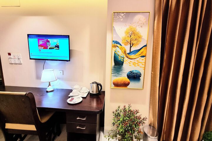 Room 15 of 26