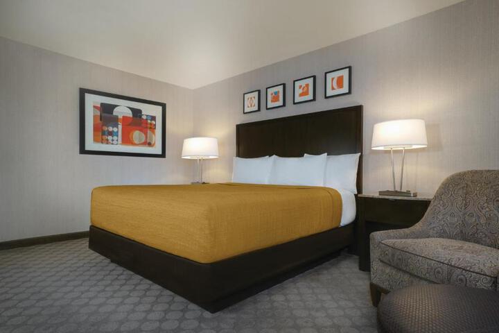 Standard Room, King or Two Doubles (15 of 24)