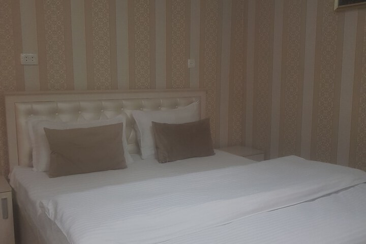Room 10 of 23
