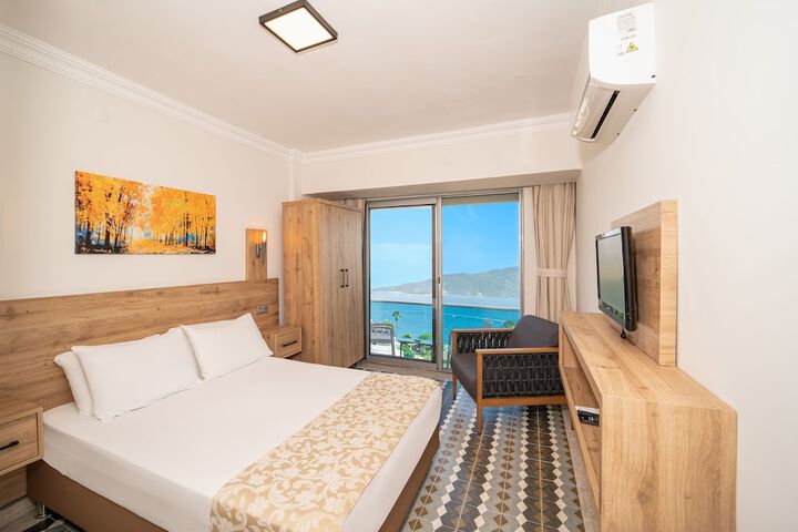 Room 8 of 28
