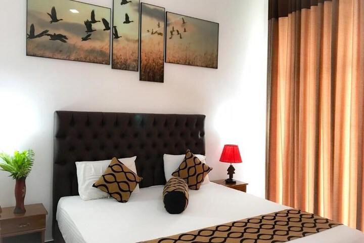 Room 2 of 16