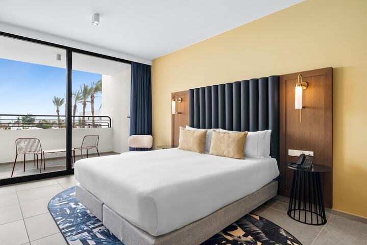 Room 29 of 170