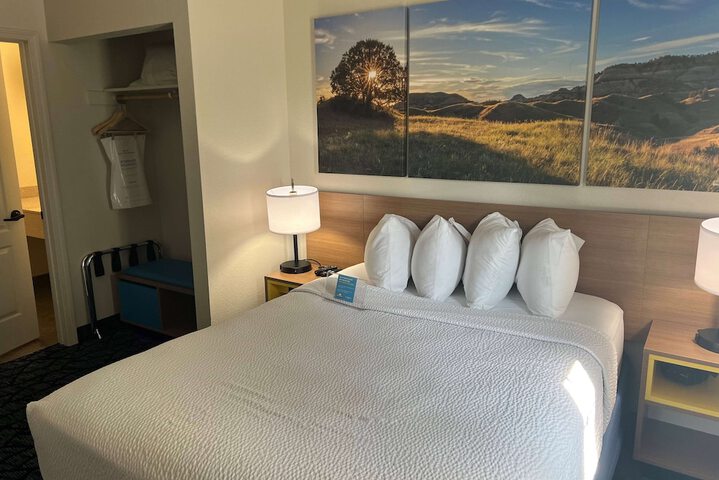 Room 28 of 40