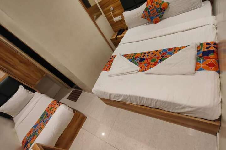 Room 9 of 11