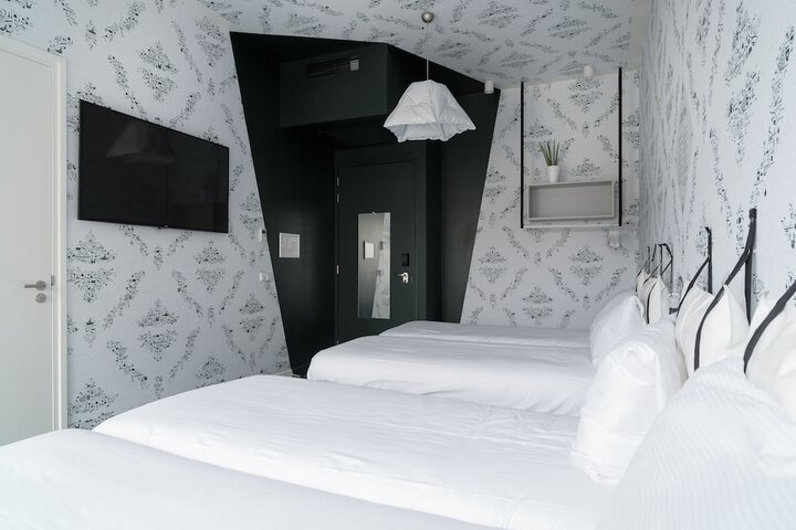 Room 20 of 43