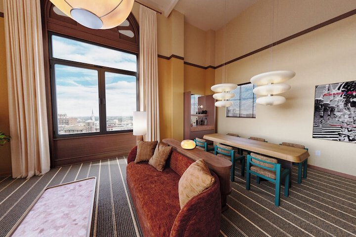 Room 16 of 36