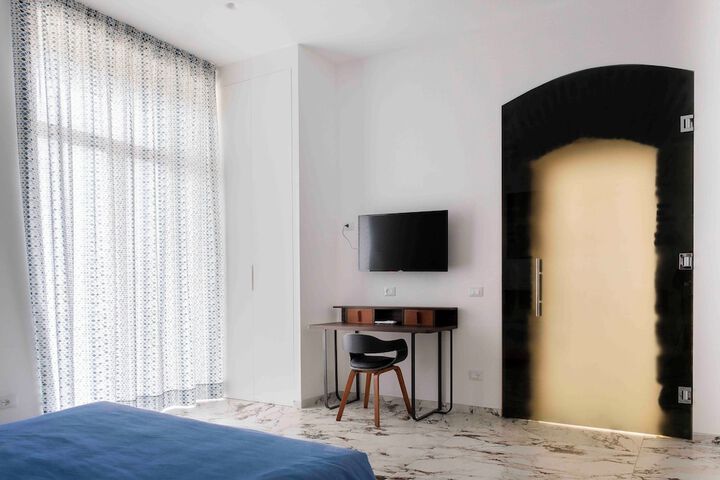Room 78 of 212