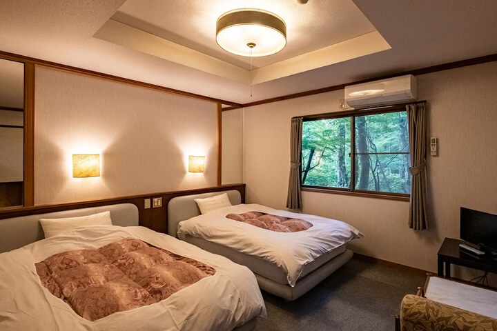 Room 3 of 39