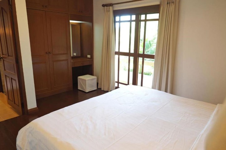 Room 3 of 89