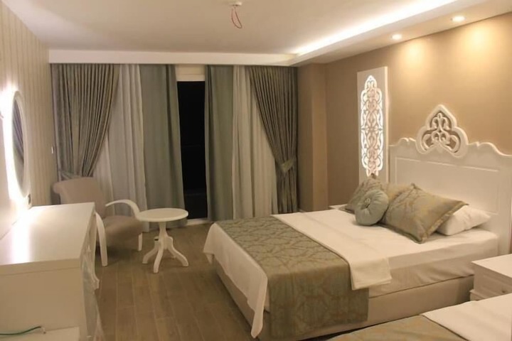 Room 6 of 45