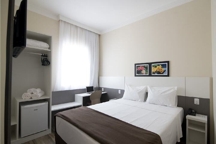 Room 10 of 70