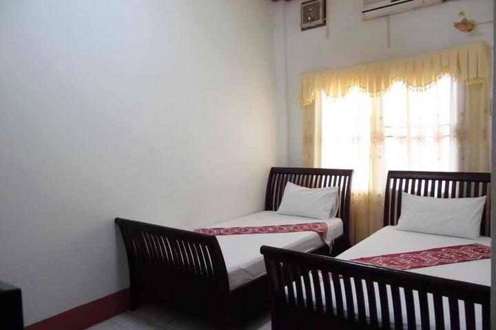Room 2 of 5