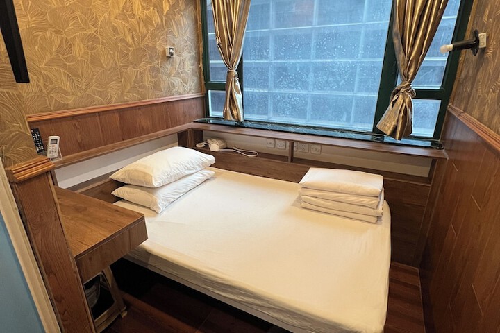 Room 26 of 35