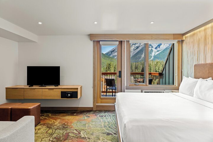 Room 28 of 48