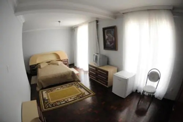 Room 3 of 10