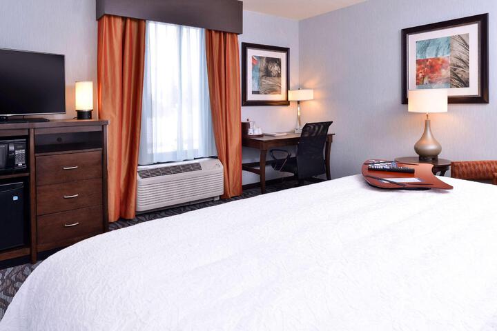 1 King Bed (7 of 9)