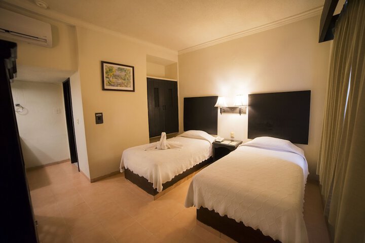 Room 10 of 36