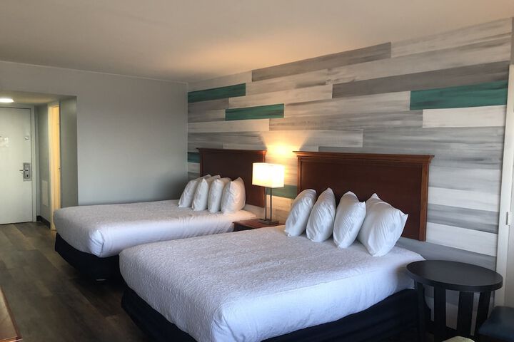 Premier Studio 2 Queen Beds Ocean Front Kitchenette (13 of 15)