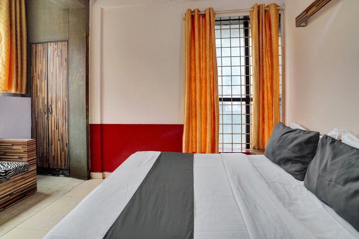 Room 5 of 17