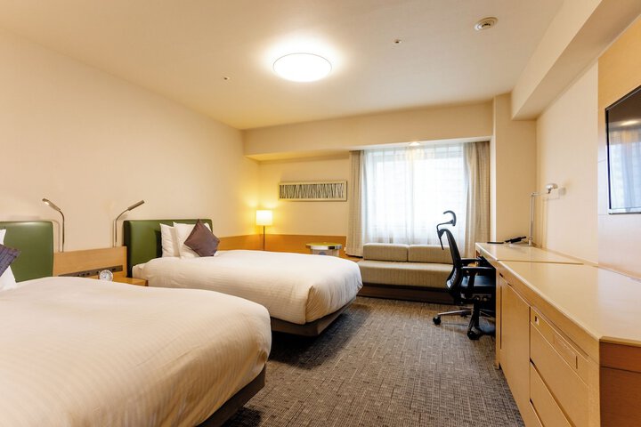 Room 12 of 69
