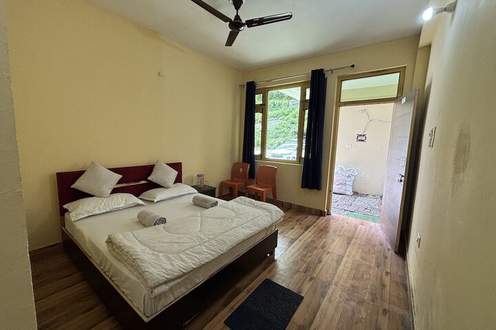Room 15 of 42