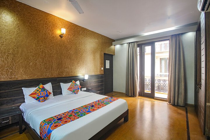 Room 8 of 32