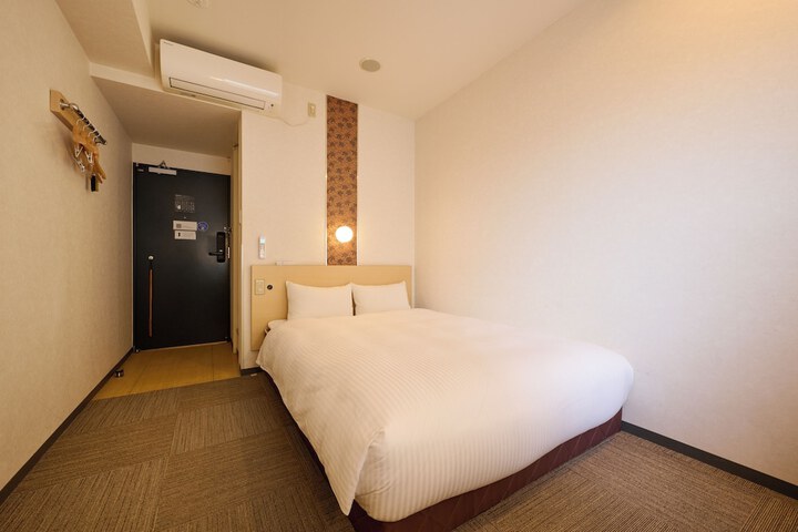 Room 28 of 41