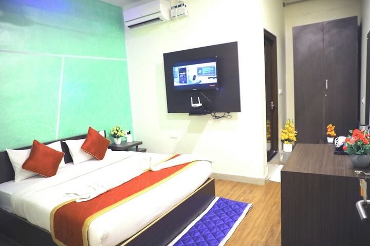 Room 13 of 43