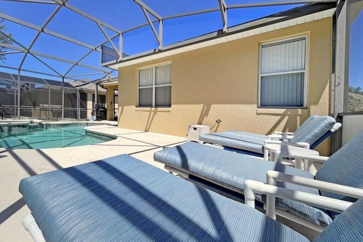 Pool 19 of 32