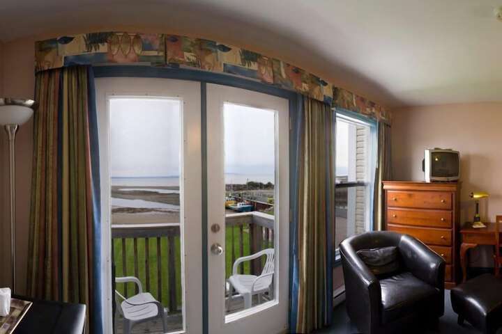 Room 10 of 15