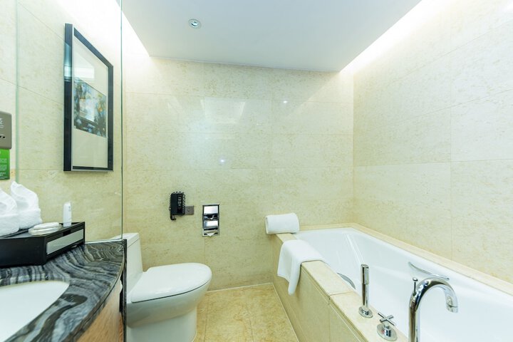 Room 17 of 216
