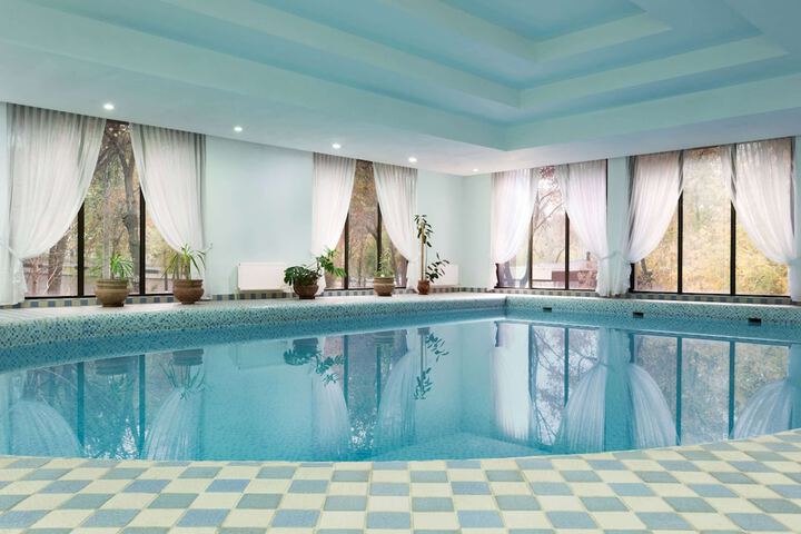 Hotel Pool