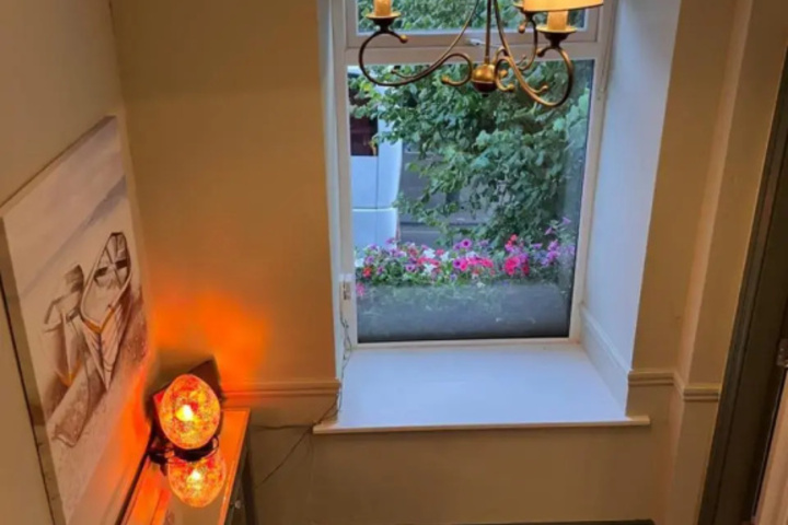 Room 4 of 11