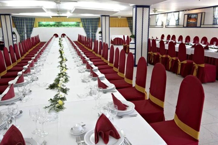 Ballroom/Hall 34 of 65