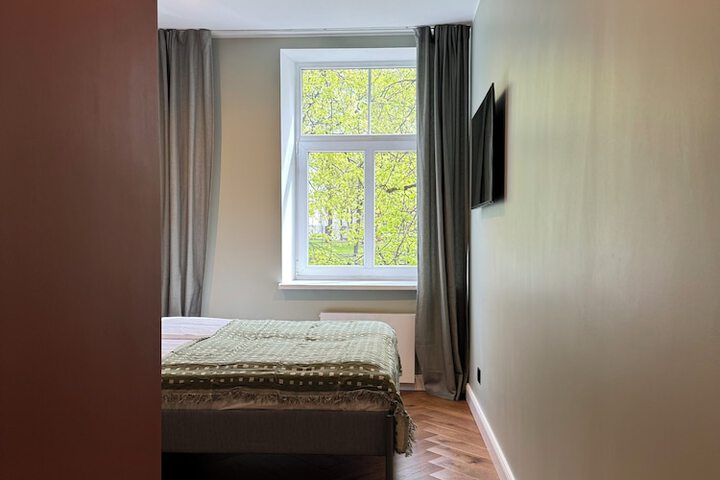 Room 9 of 21