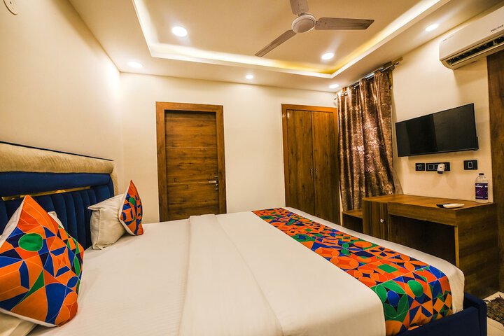 Room 21 of 28