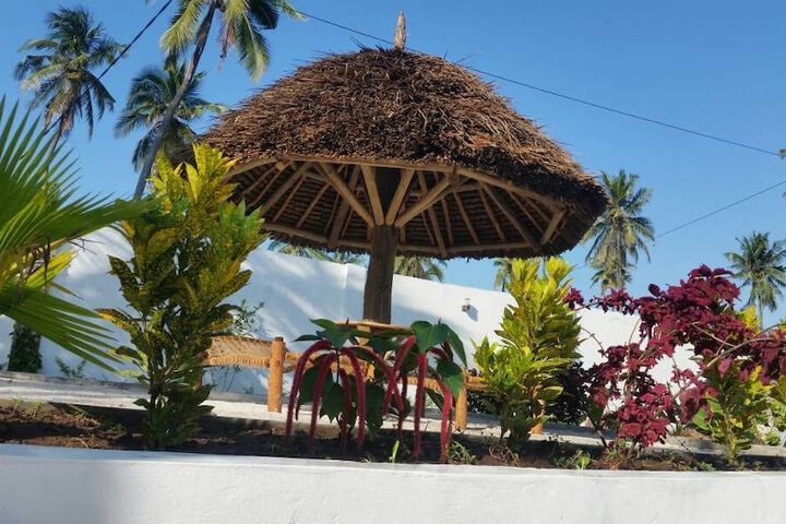 Hotel Exterior 74 of 105