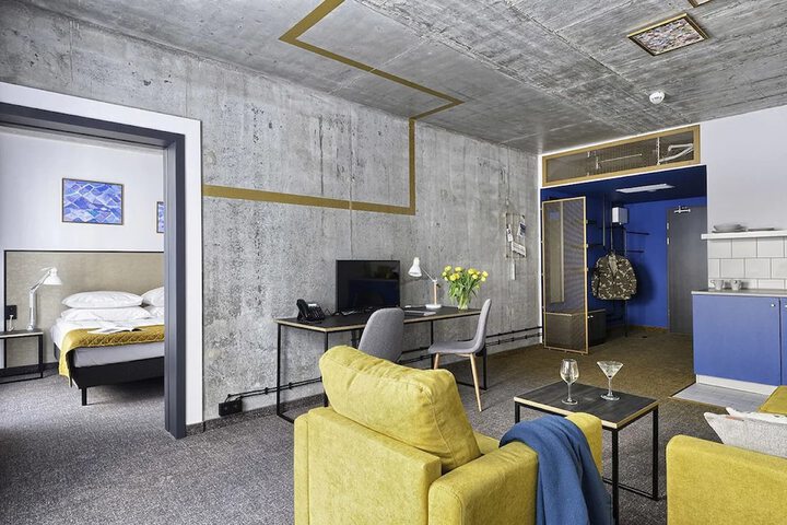 Room 20 of 35