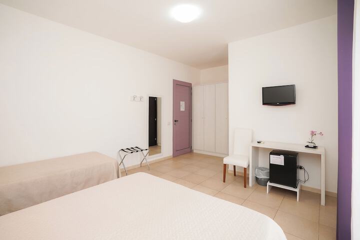 Room 14 of 46