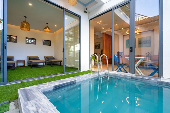 Pool 39 of 49